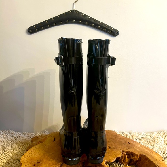 Hunter tall rain boots! ✌️ - Picture 2 of 4